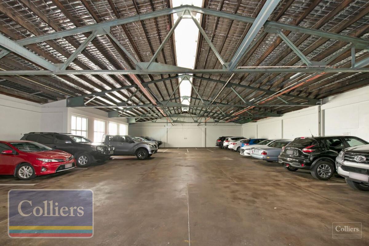 Standalone Office With 18 Car Parks - #4