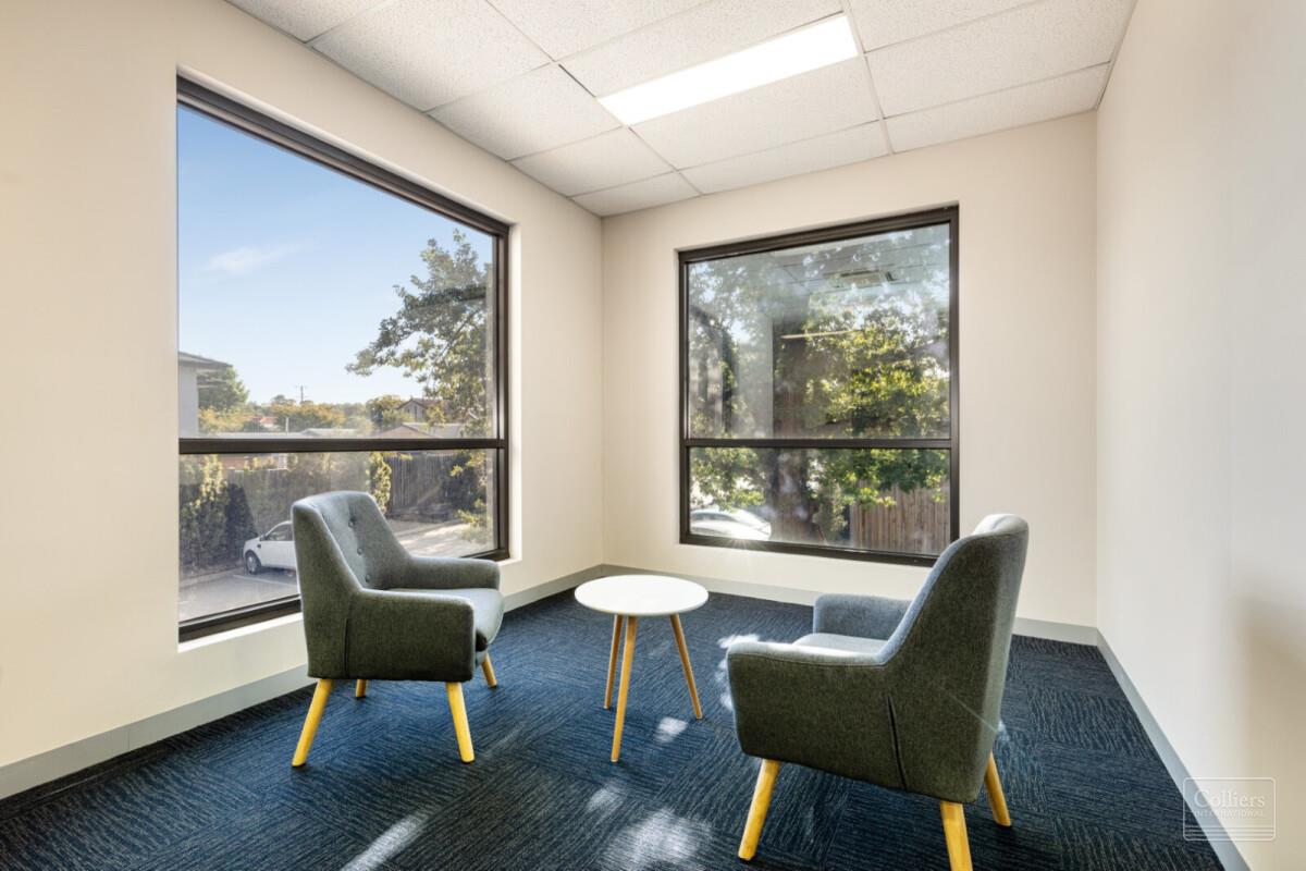 Light filled open plan office - #4