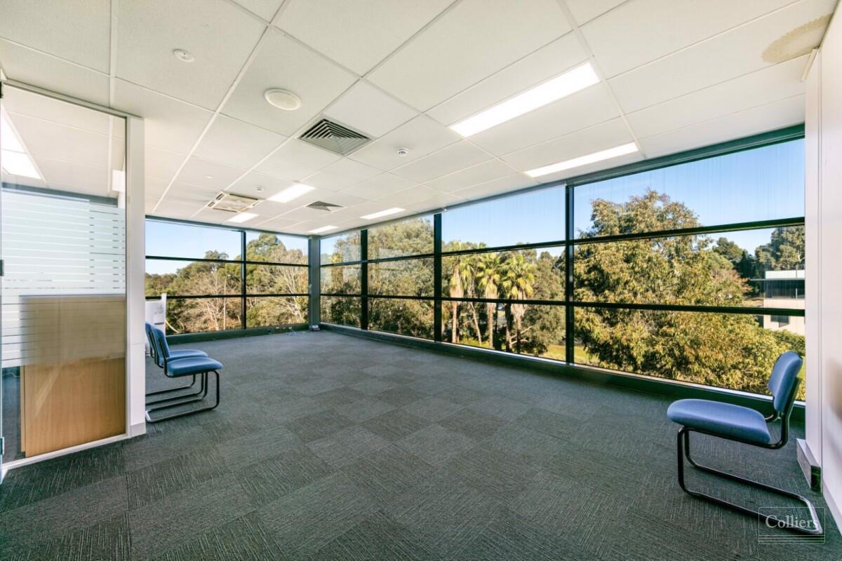 Fully fitted office with views! - #6