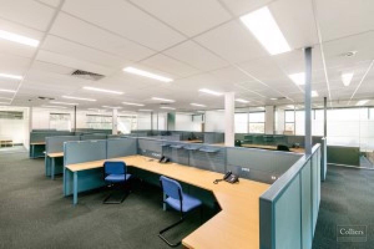 Fully fitted office with views! - #5