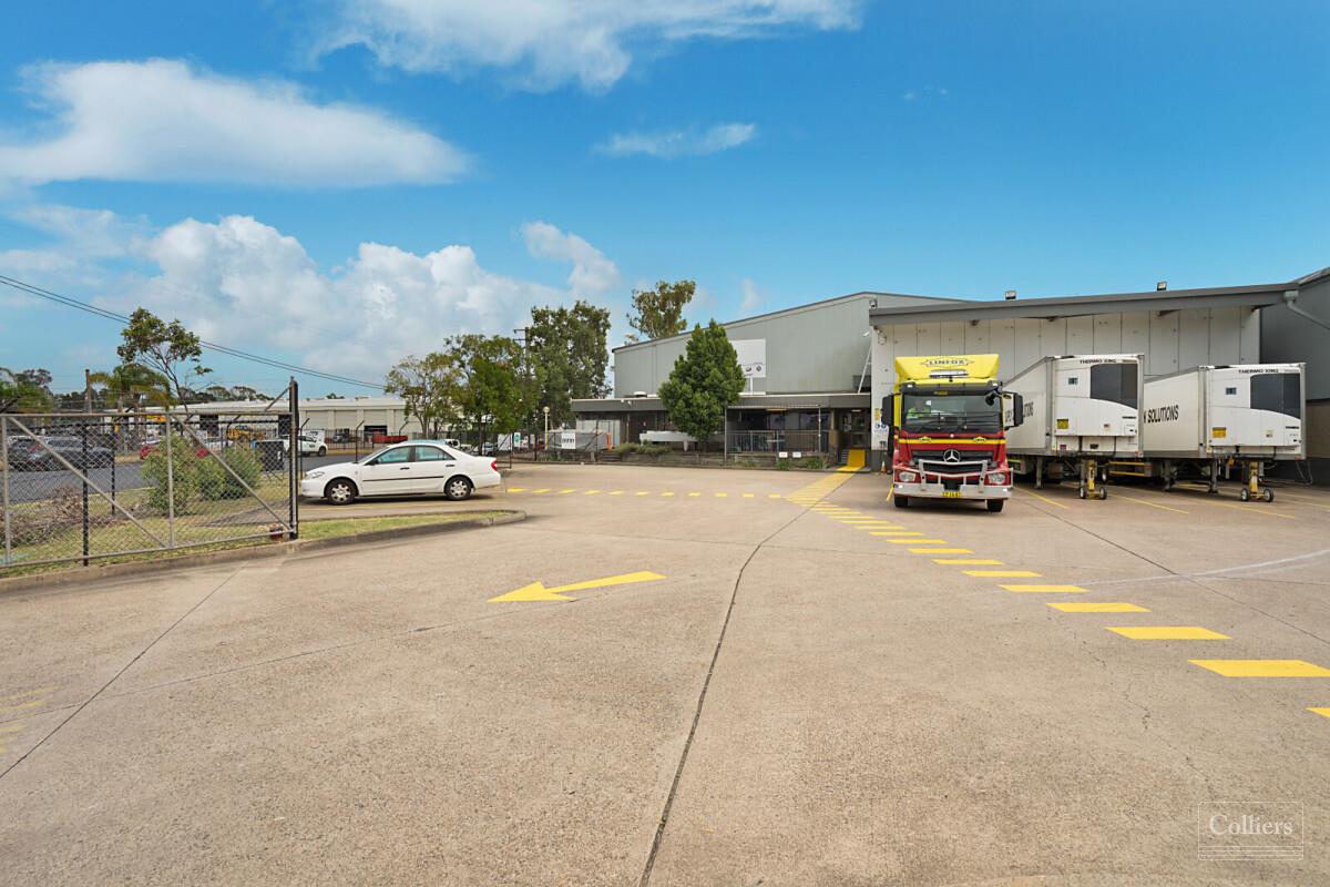Impressive logistics facility close to the M1 Pacific Motorway - #3