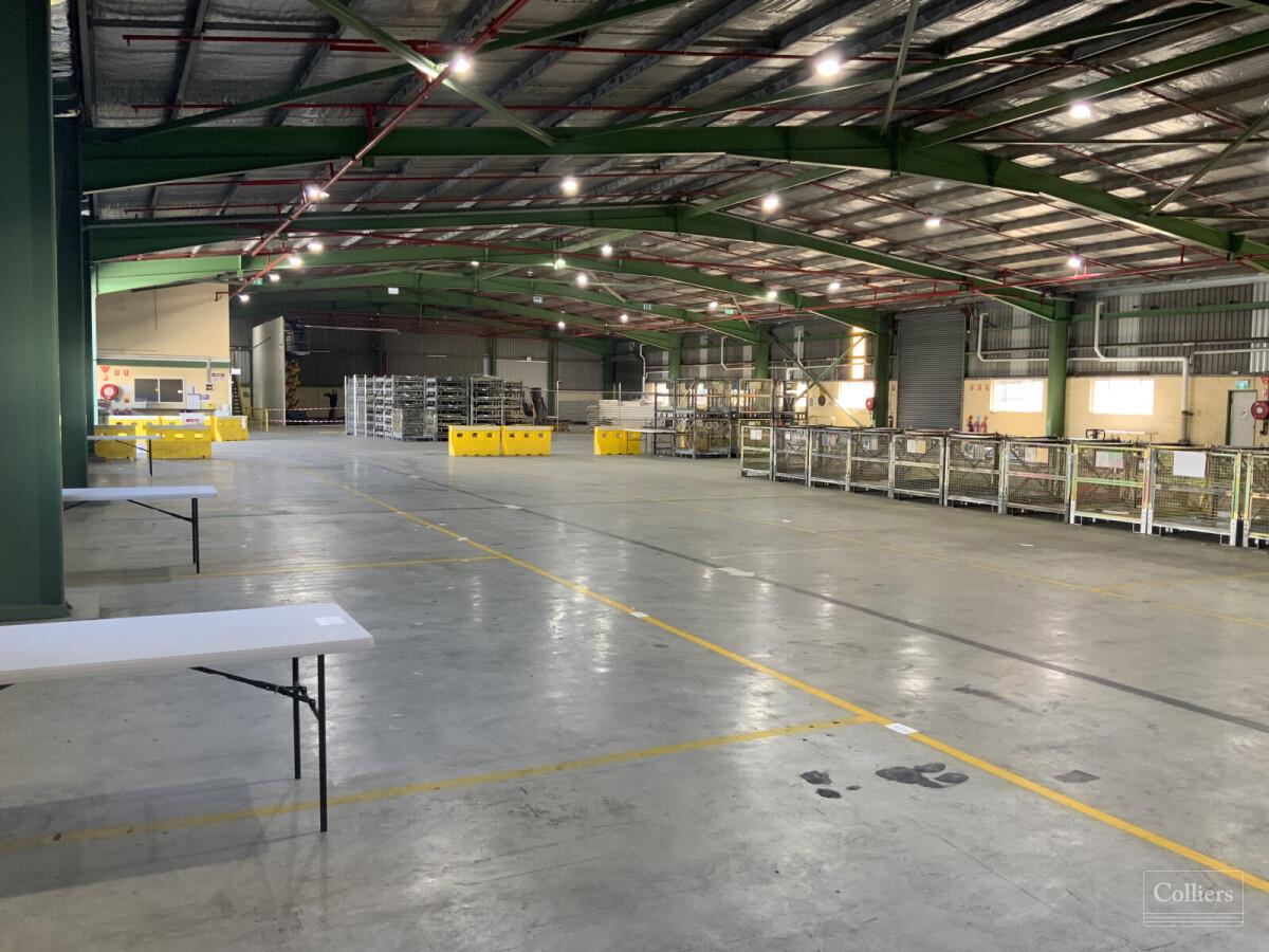 Premium industrial warehouse, fully sprinklered - #2