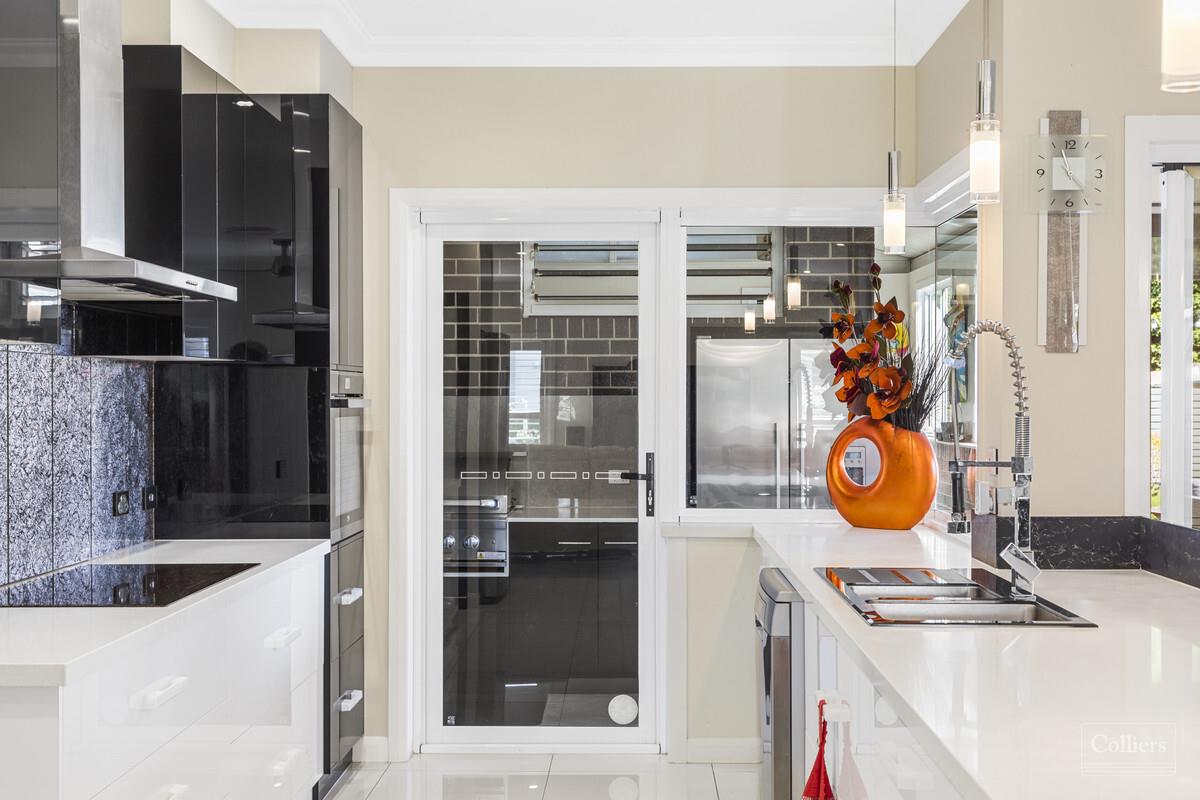 EXQUISITE PROPERTY IN HIGHFIELDS ON 2260M2 - #16