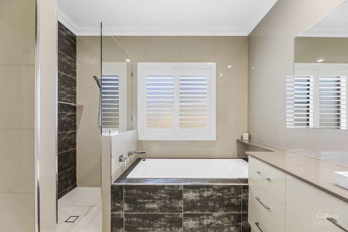 EXQUISITE PROPERTY IN HIGHFIELDS ON 2260M2 - #13