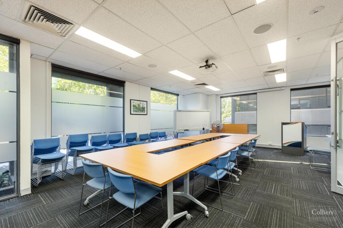 Fully fitted office tenancies in Corporate Building - #7