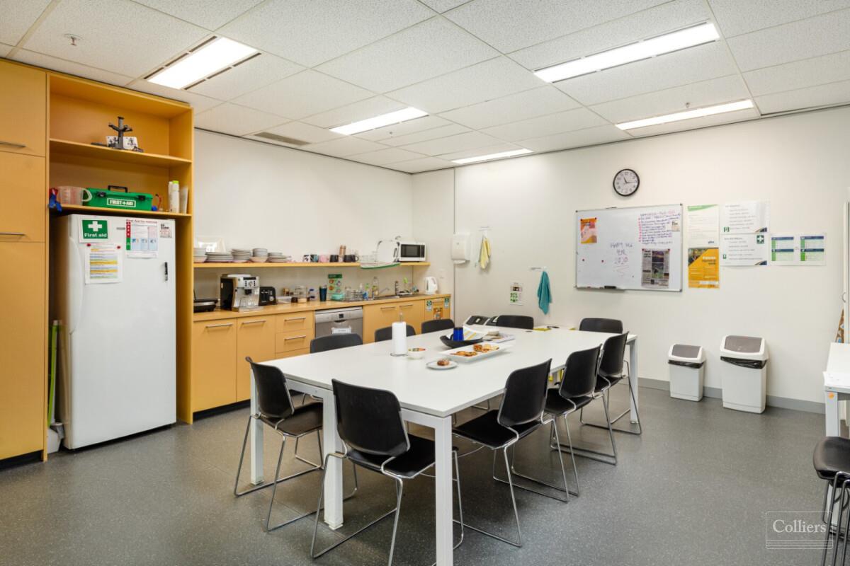 Fully fitted office tenancies in Corporate Building - #8