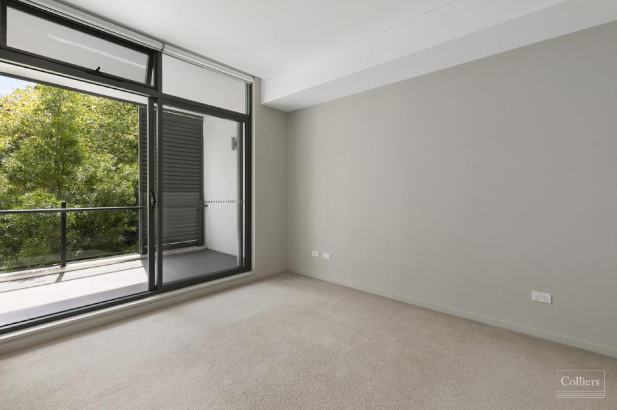 Northerly Light And Superb Privacy In A Prestigious Complex - #4