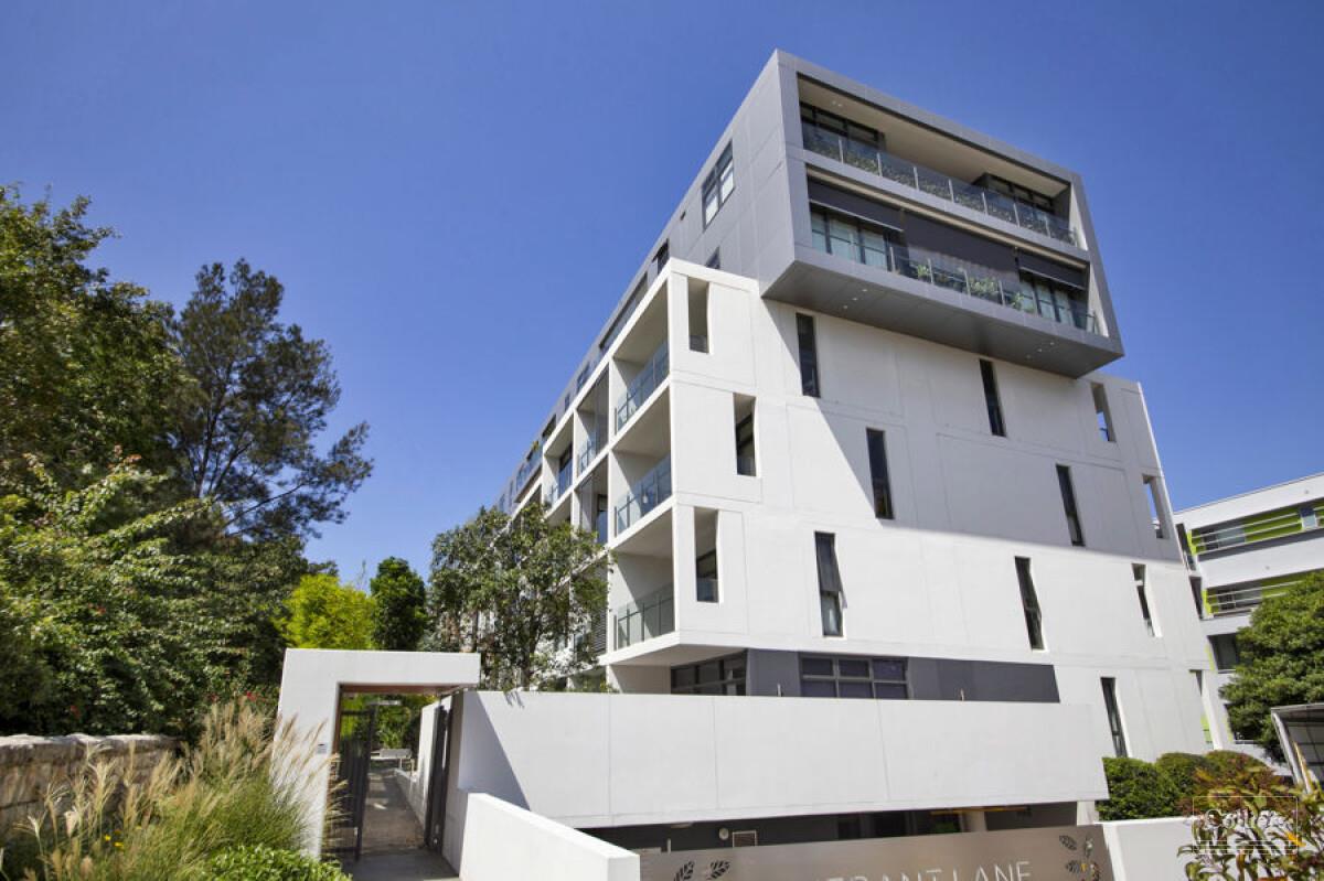 Northerly Light And Superb Privacy In A Prestigious Complex - #5