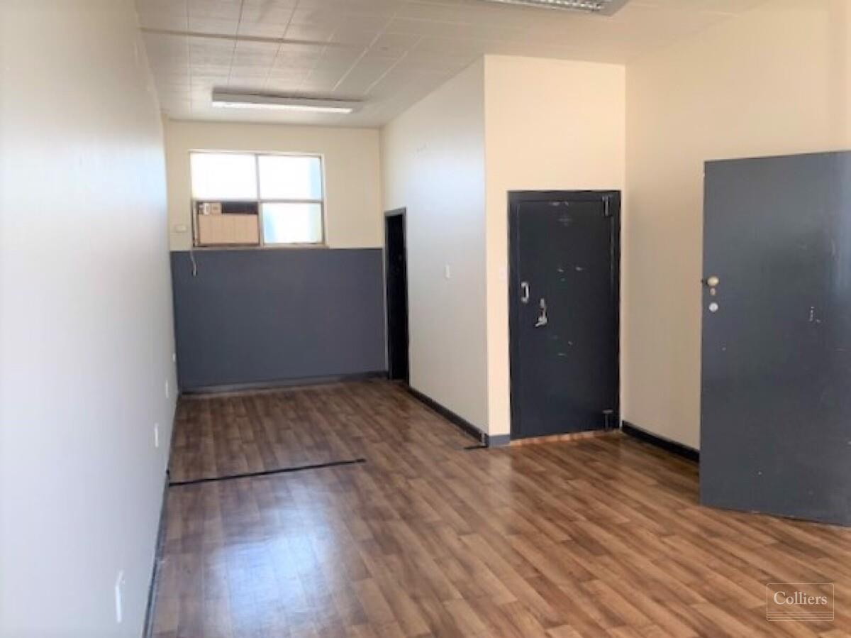 Green Square Office Available Now - #7