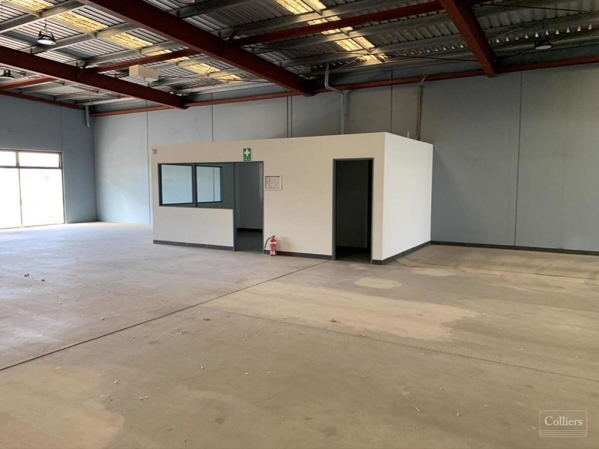 Modern Showroom/Warehouse in Prime Location - #1