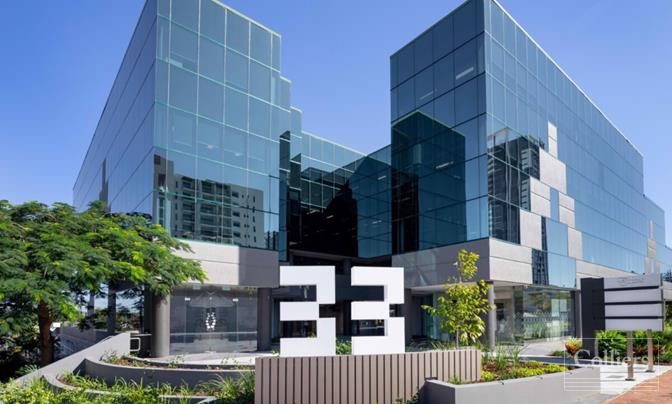 YOUR NEW STANDOUT WORKPLACE HUB ON THE HIGH STREET - #1