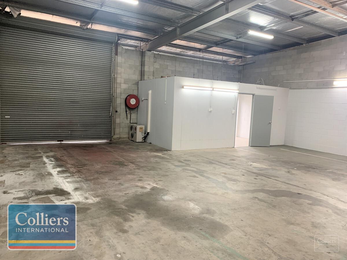 Quality Office/Warehouse Unit In Central Established Complex - #4