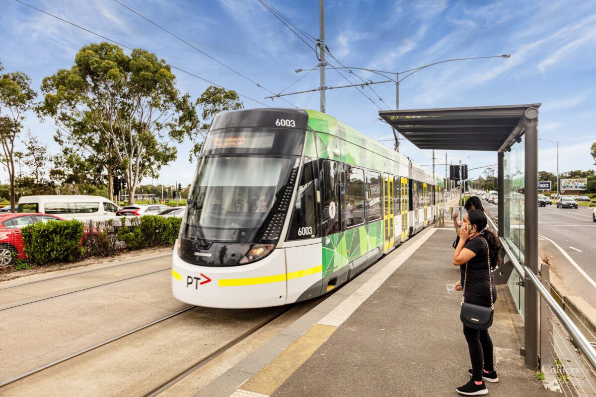 Brand new office in the heart of Uni Hill - #11