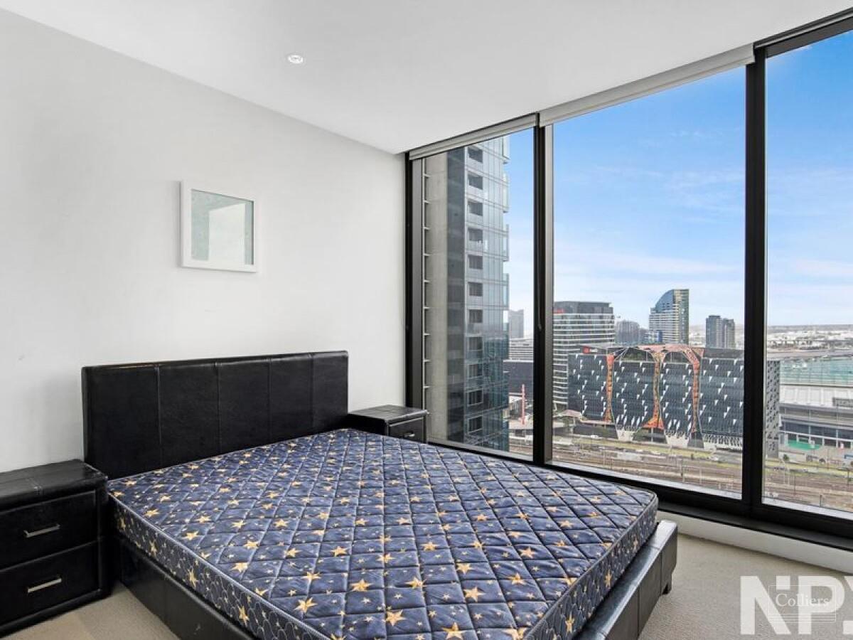 EXCELENT CORNER APARTMENT SOLD! UNDER CONTRACT - #4