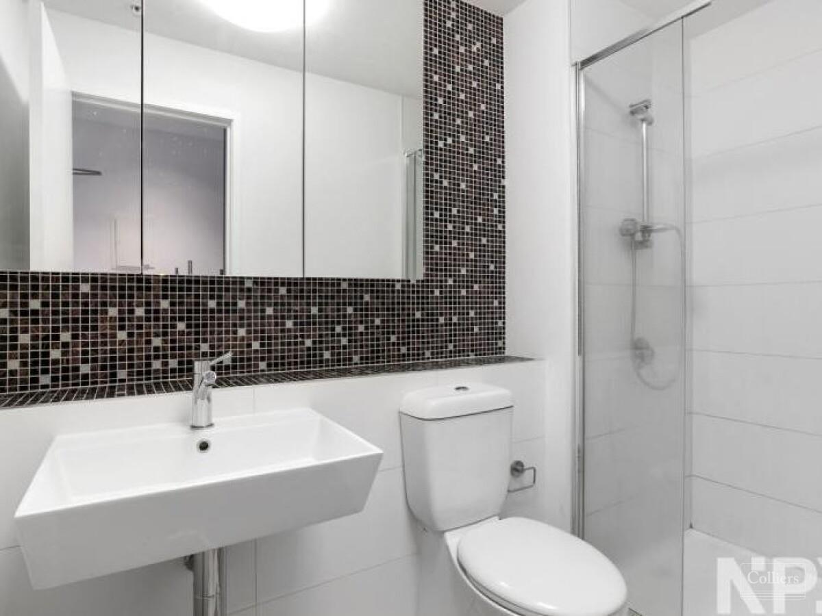 EXCELENT CORNER APARTMENT SOLD! UNDER CONTRACT - #18