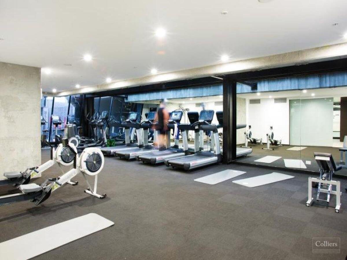 EXCELENT CORNER APARTMENT SOLD! UNDER CONTRACT - #10