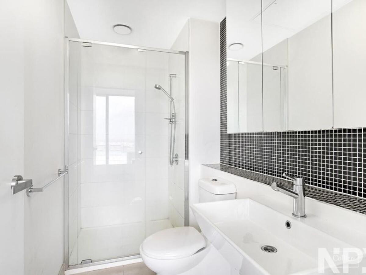 EXCELENT CORNER APARTMENT SOLD! UNDER CONTRACT - #5