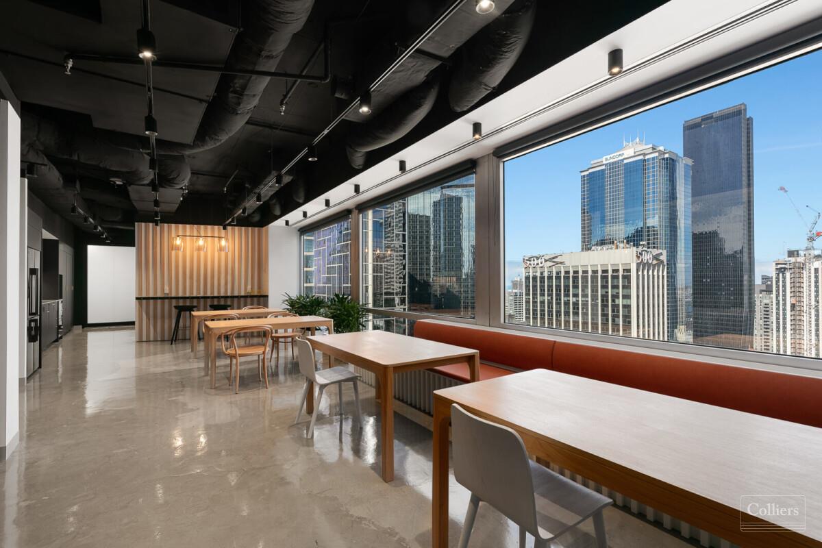 Penthouse floors with outstanding natural light and views - #7