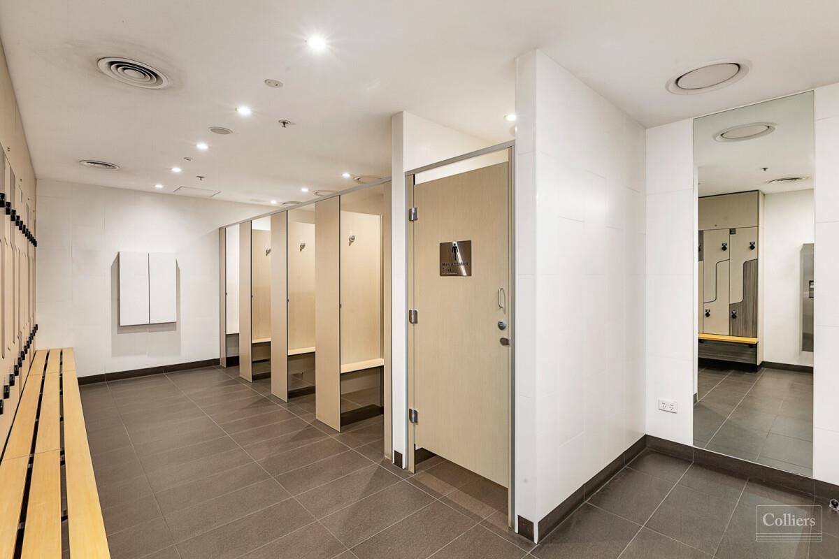 Penthouse floors with outstanding natural light and views - #17