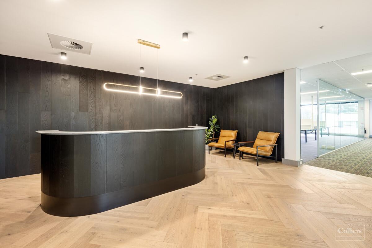 Virtual Tour Available - Recently Refurbished Whole Floor - #4