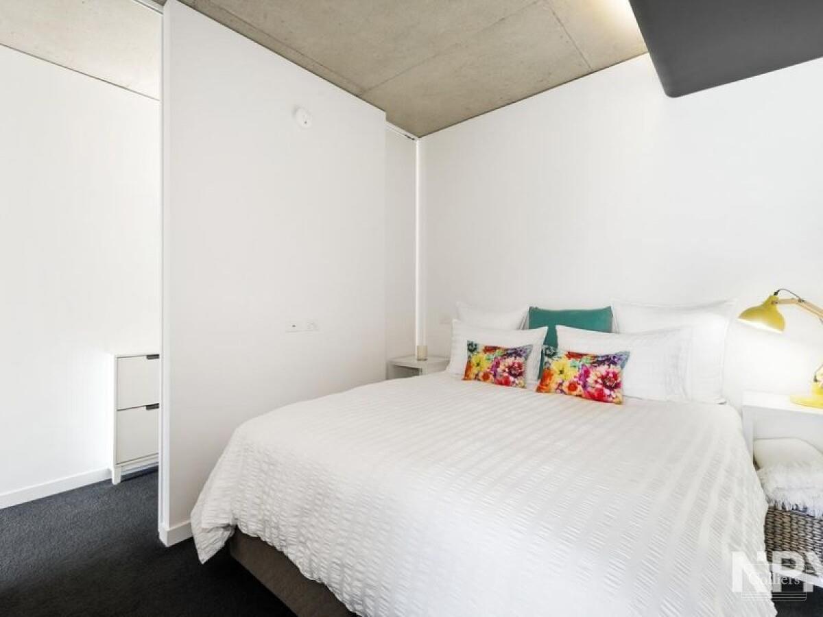 Stunning City Facing Views UNDER OFFER! - #3