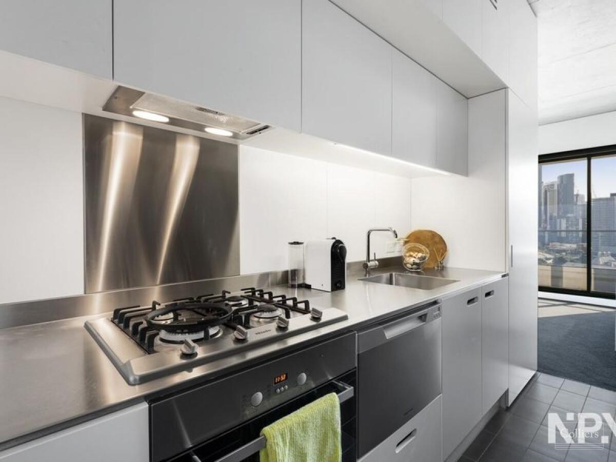 Stunning City Facing Views UNDER OFFER! - #1