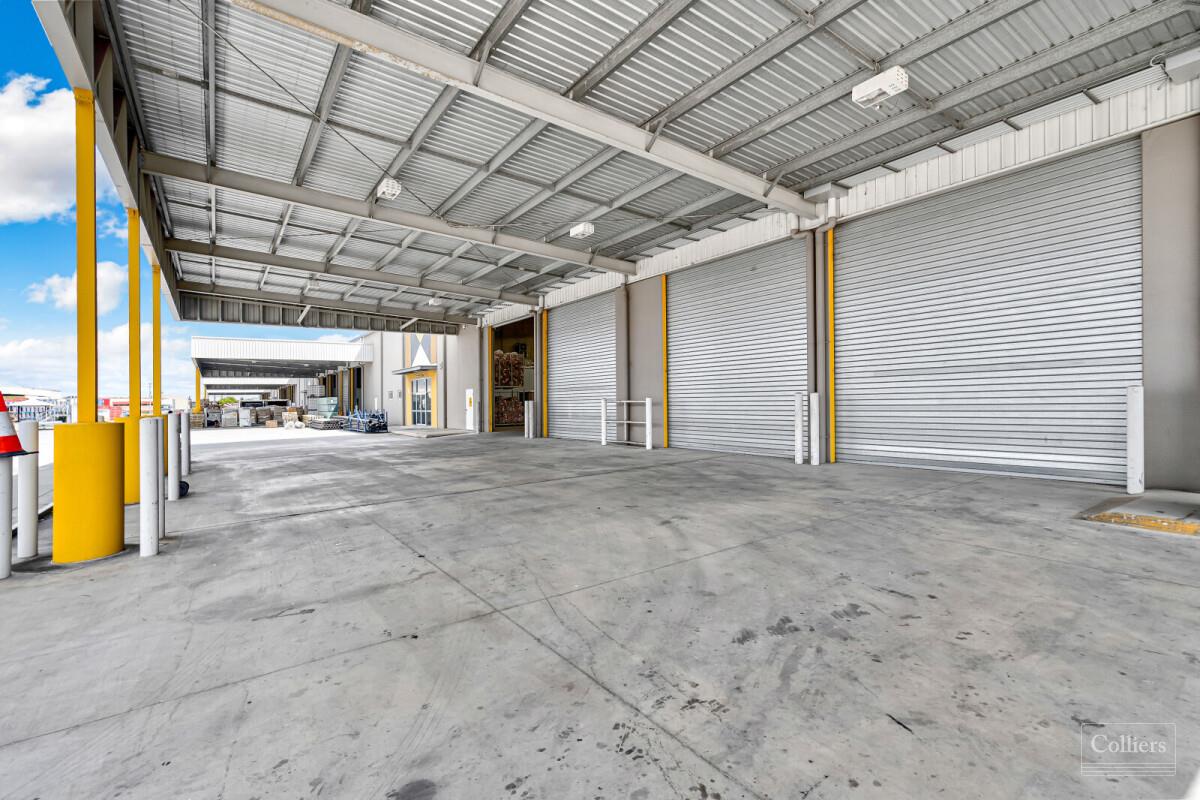 Modern Concrete Tilt-Panel Warehousing Facility: Available Now - #5