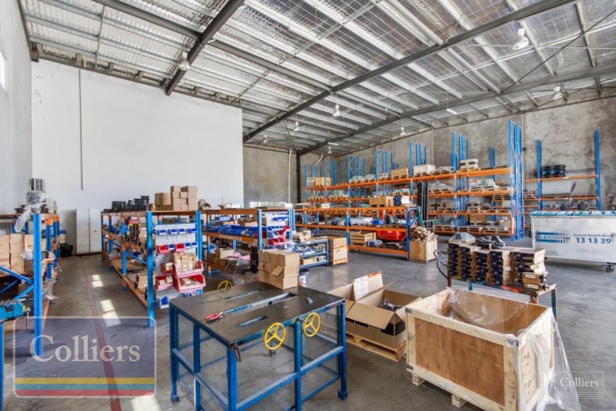 High Clearance Warehouse with Professional Office & Parking - #4