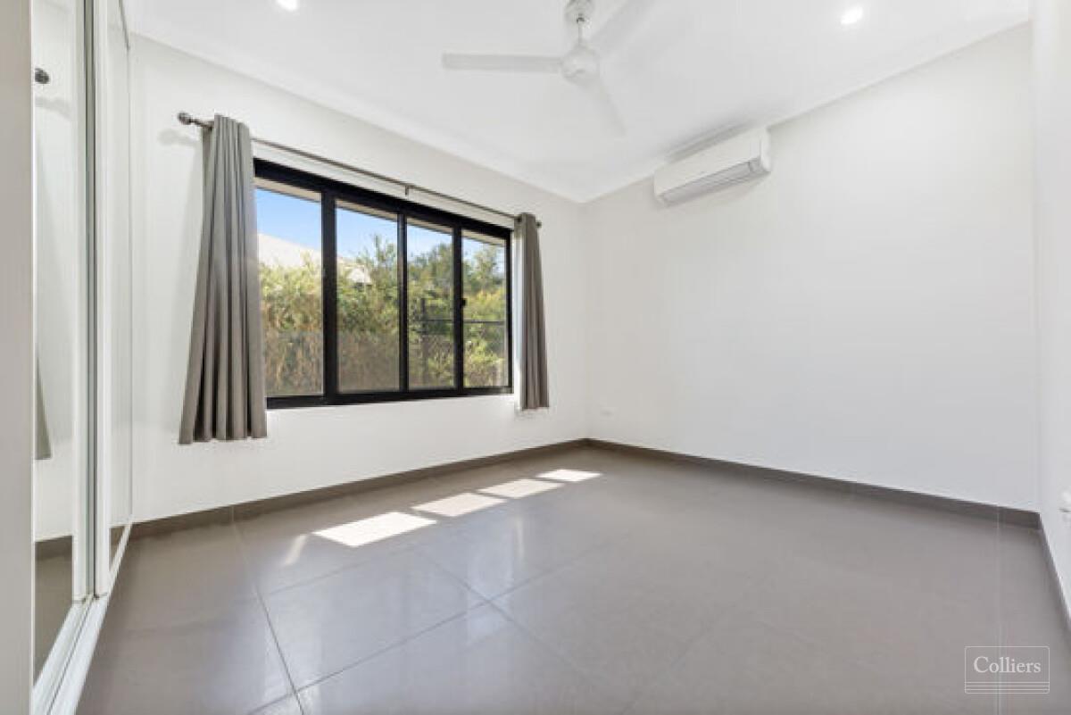 STUNNING CONTEMPORARY EXECUTIVE HOME - #9