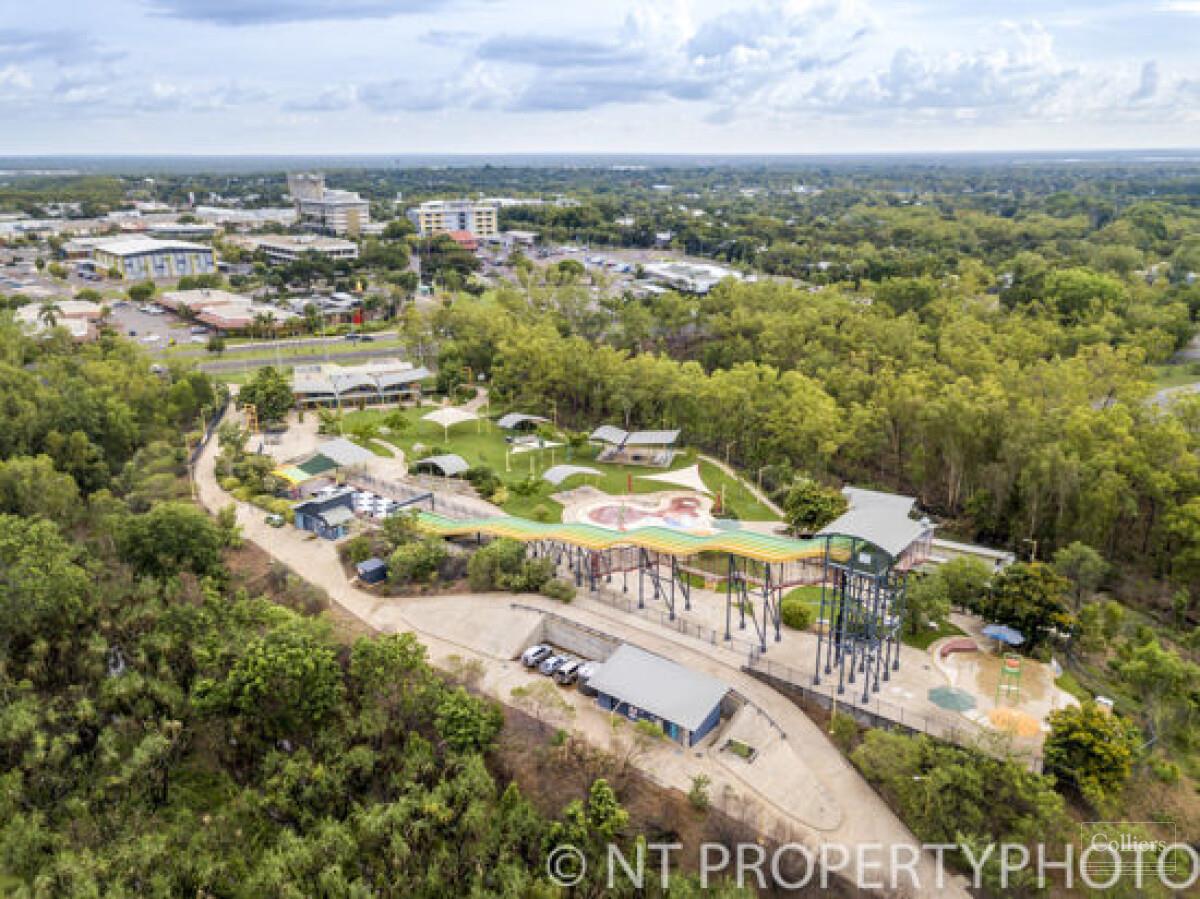 STUNNING CONTEMPORARY EXECUTIVE HOME - #21