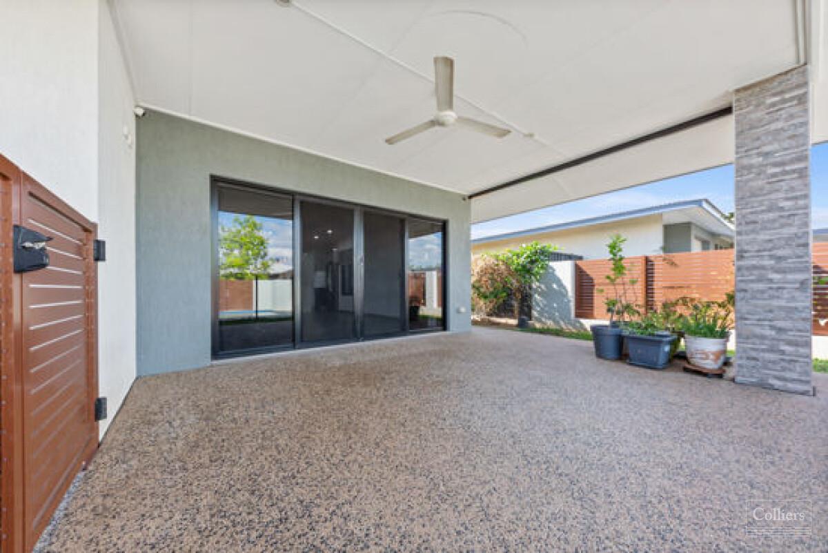 STUNNING CONTEMPORARY EXECUTIVE HOME - #8