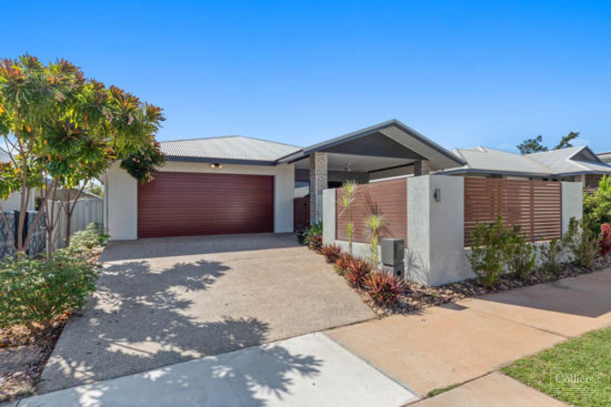 STUNNING CONTEMPORARY EXECUTIVE HOME - #1