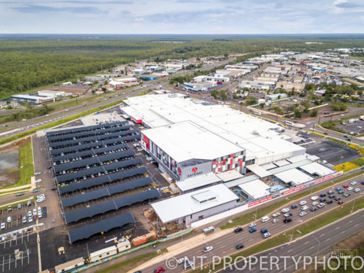 STUNNING CONTEMPORARY EXECUTIVE HOME - #16