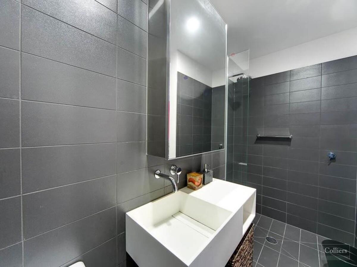 Exceptional sun deck UNDER OFFER! - #7