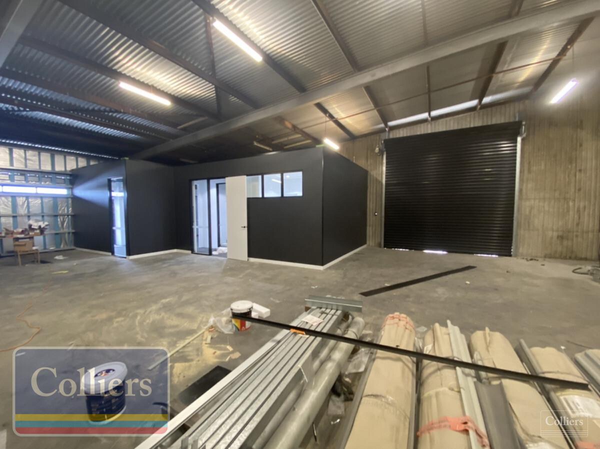 Refurbished industrial warehouse - a must to inspect - #13