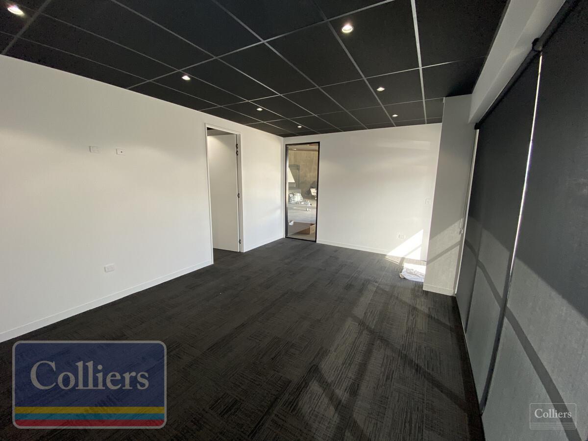 Refurbished industrial warehouse - a must to inspect - #7