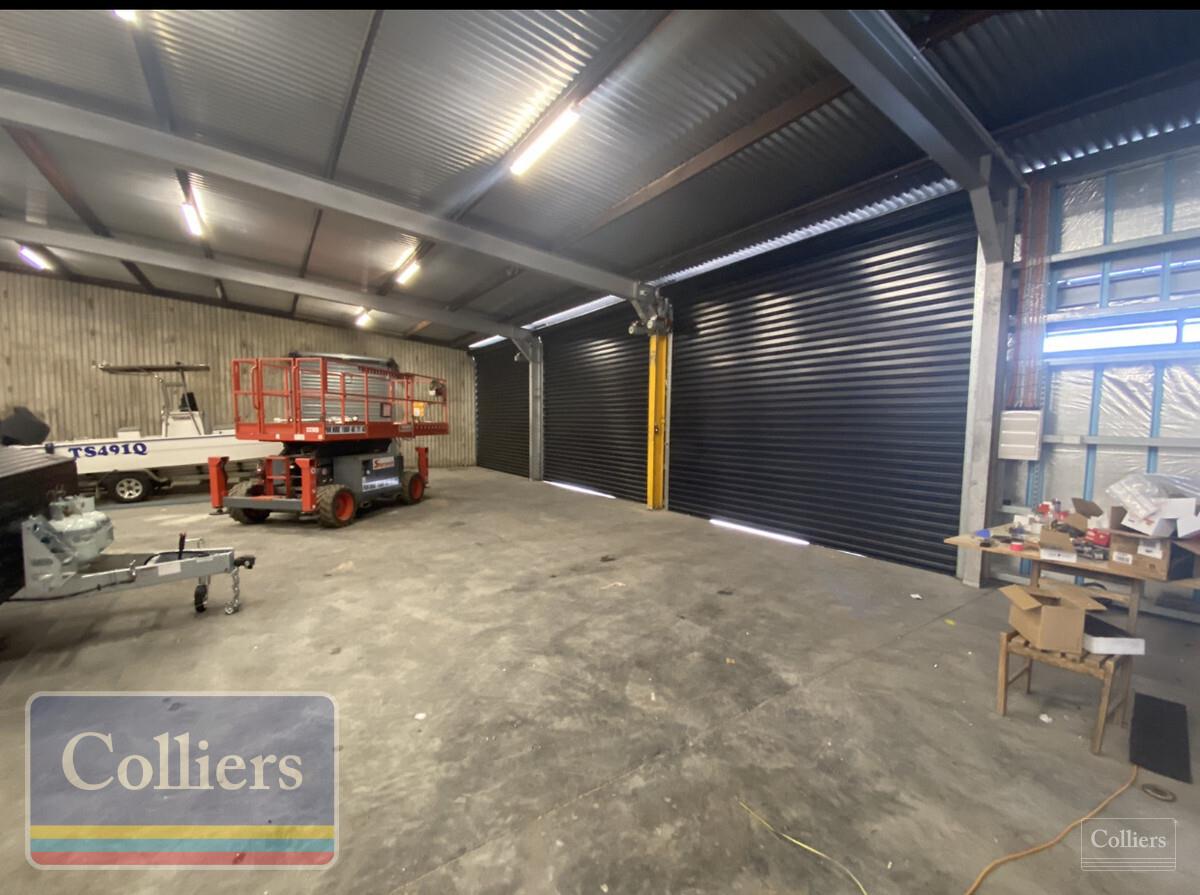 Refurbished industrial warehouse - a must to inspect - #12