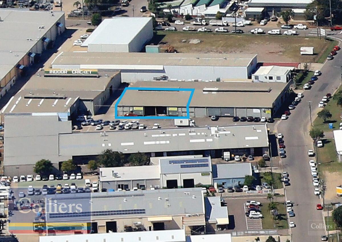 Refurbished industrial warehouse - a must to inspect - #14