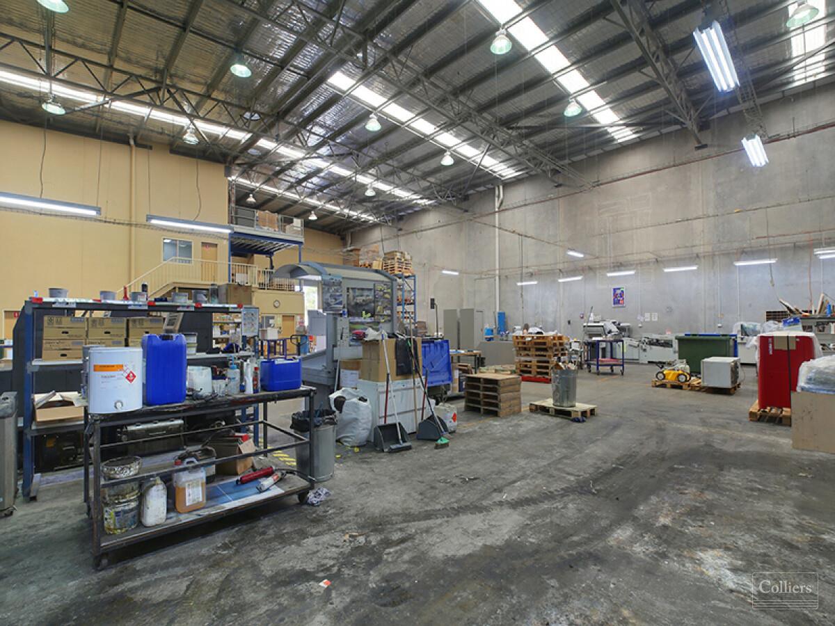 Outstanding Opportunity to Lease a Freehold Warehouse - #5