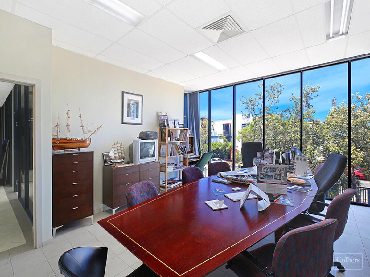 Outstanding Opportunity to Lease a Freehold Warehouse - #9