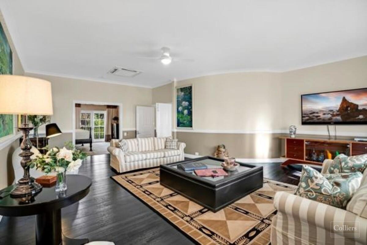 The White House - A Darwin Landmark - #7