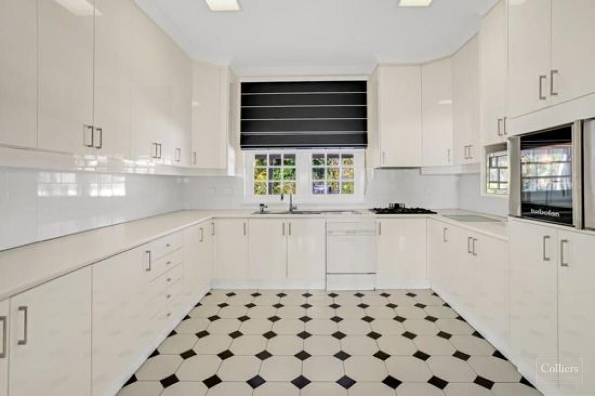 The White House - A Darwin Landmark - #10