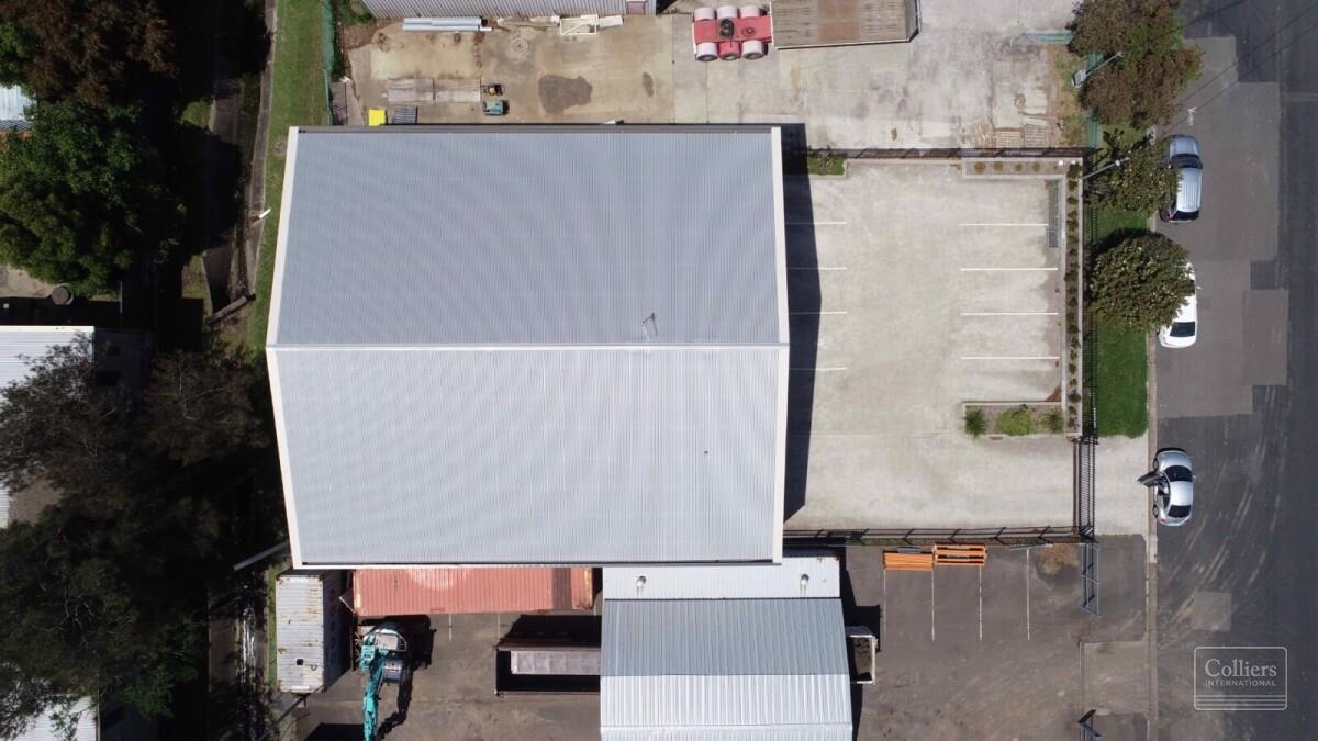 Brilliant freehold office and warehouse facility - #9