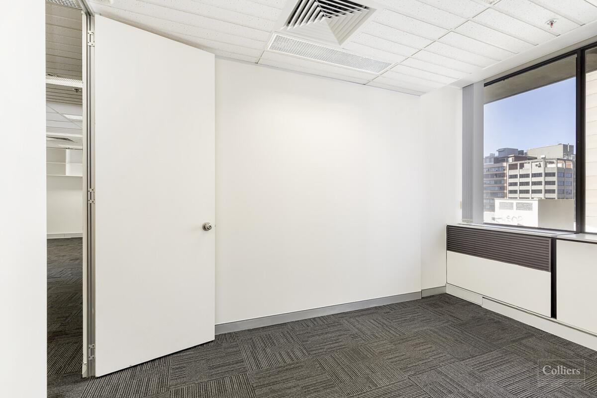 Affordable office suites & whole floor in Town Hall - #16