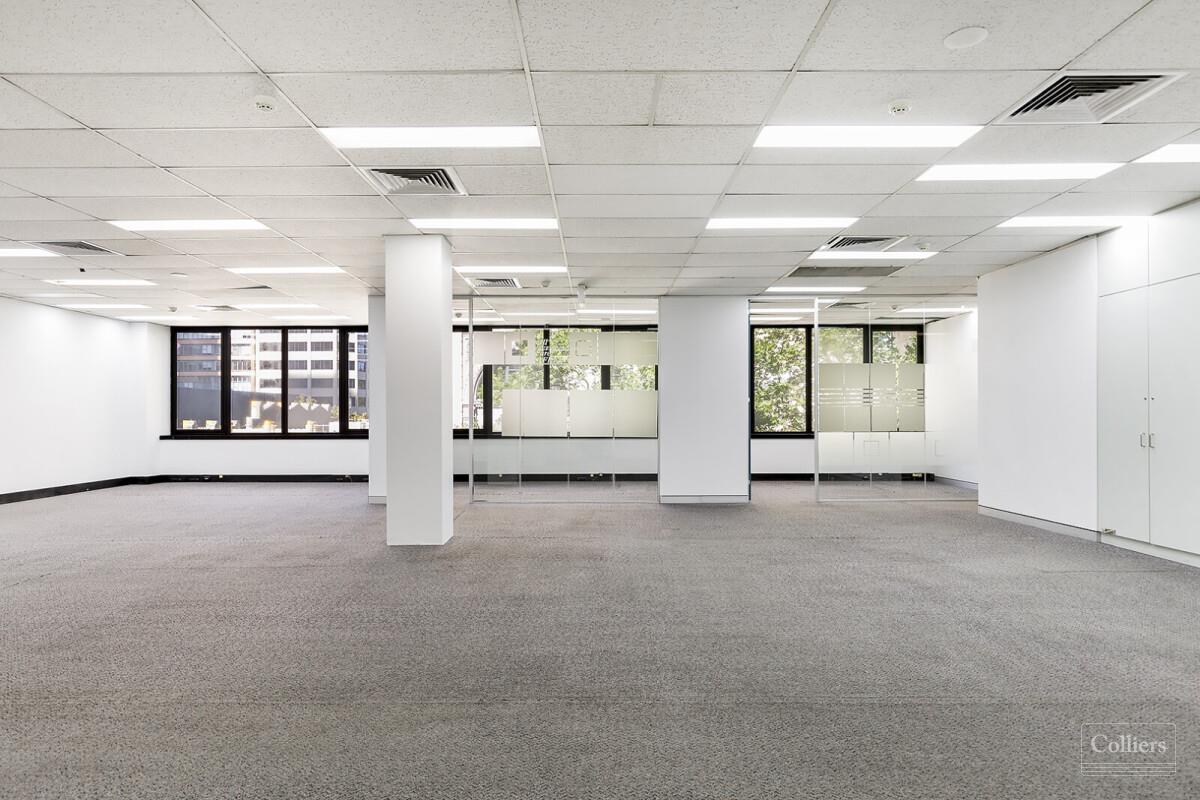 Affordable office suites & whole floor in Town Hall - #17