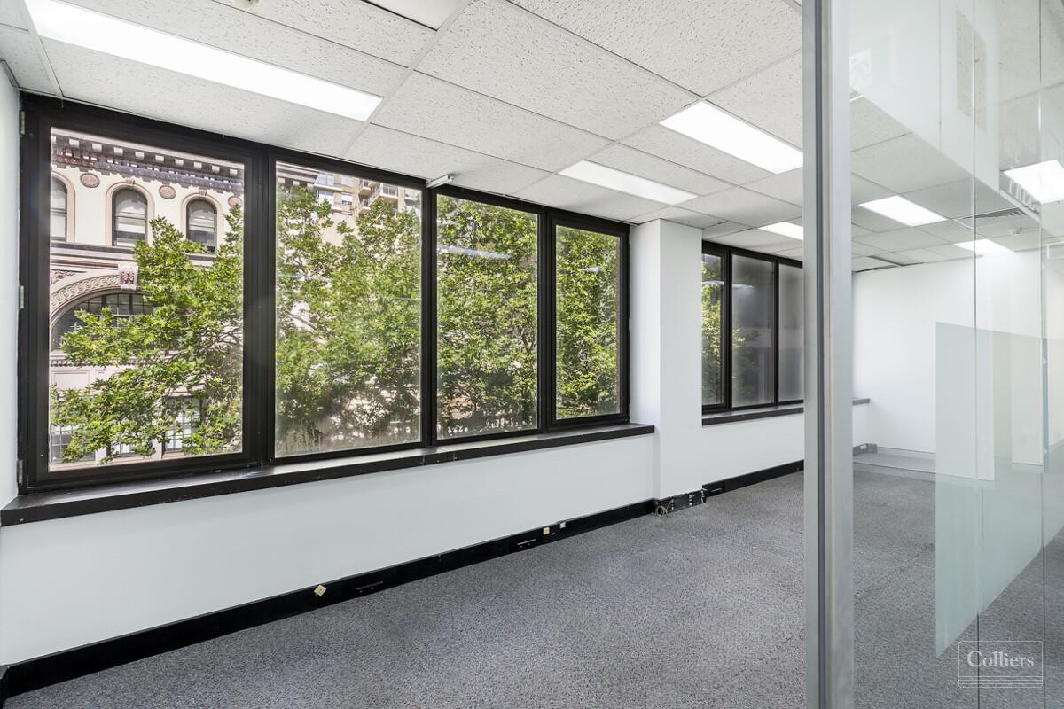 Affordable office suites & whole floor in Town Hall - #18