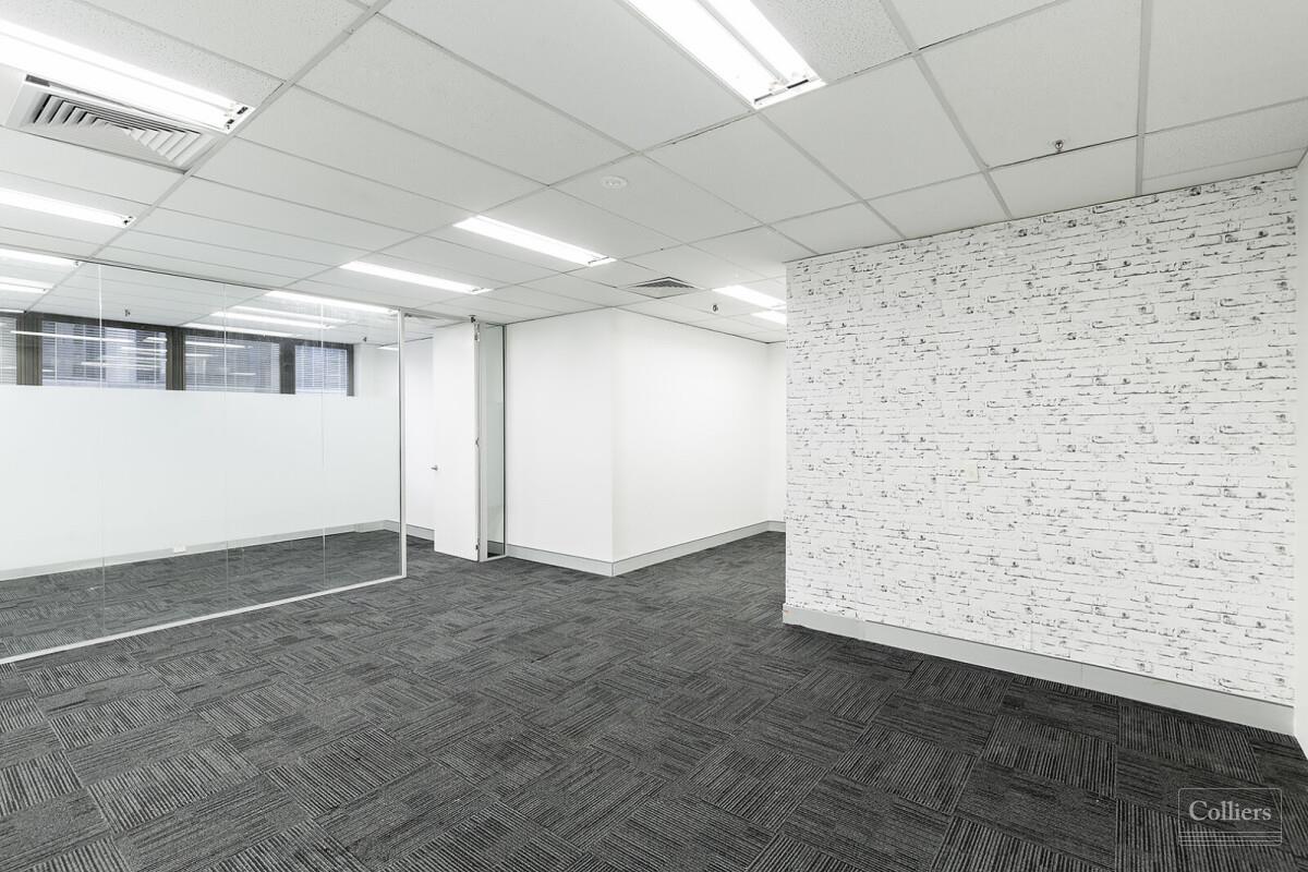 Affordable office suites & whole floor in Town Hall - #6