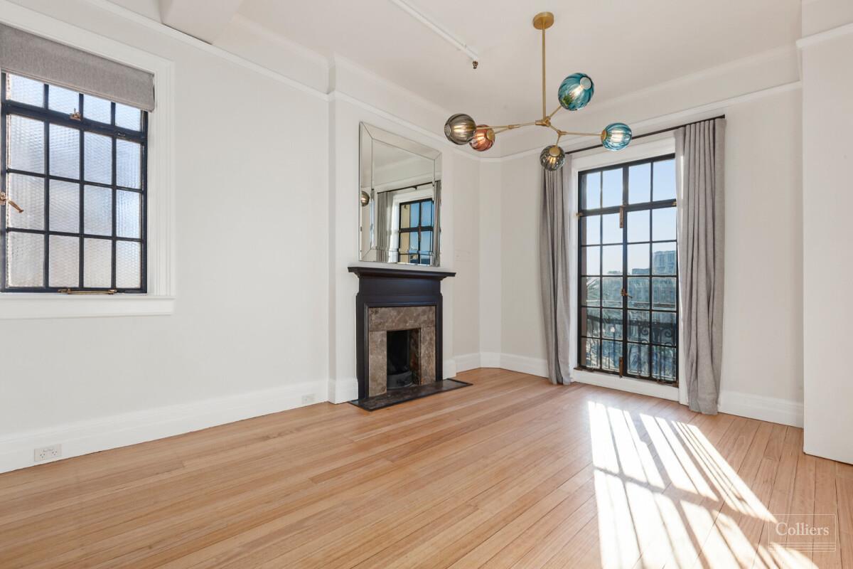 Rare Art Deco Gem in Prestigious East End Location - #2