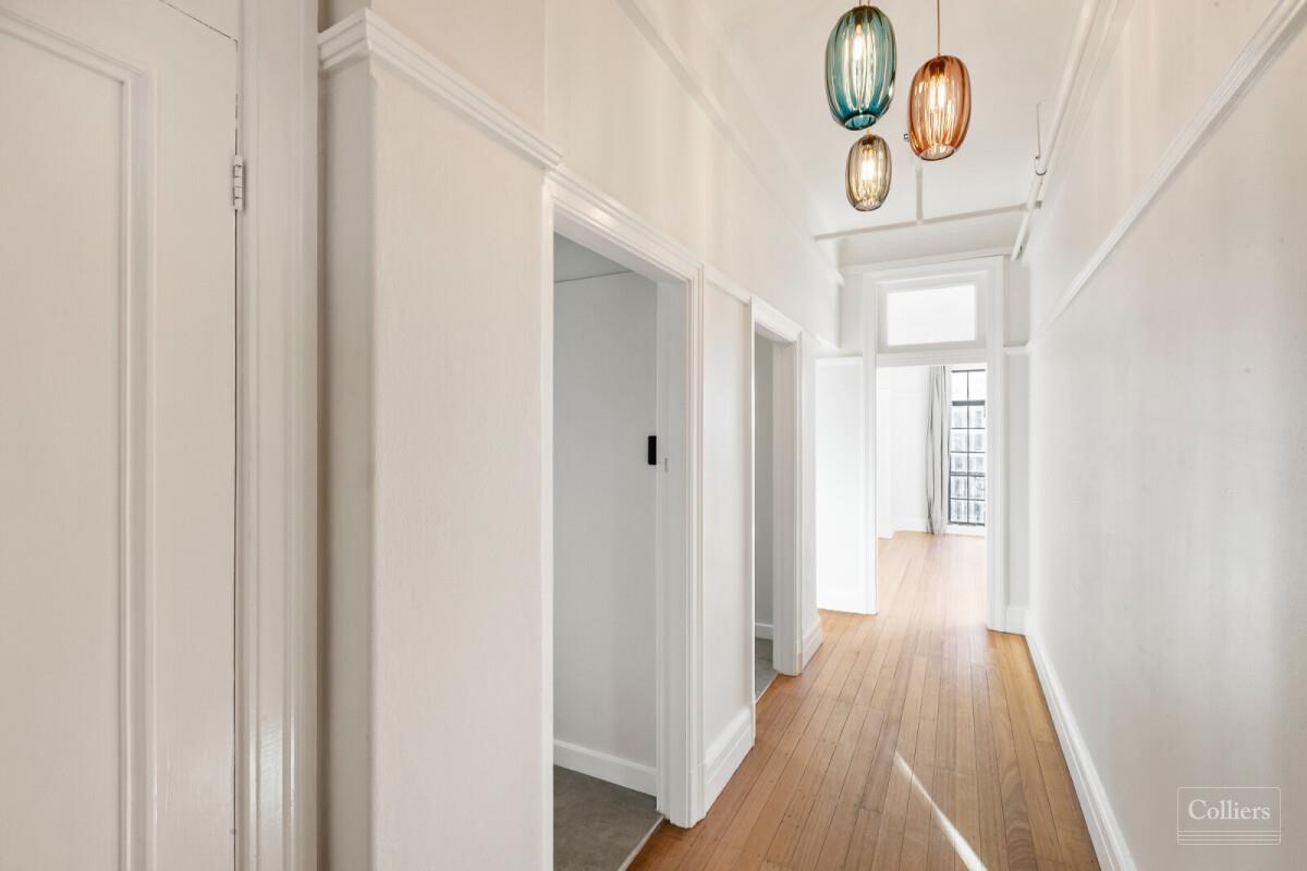 Rare Art Deco Gem in Prestigious East End Location - #4