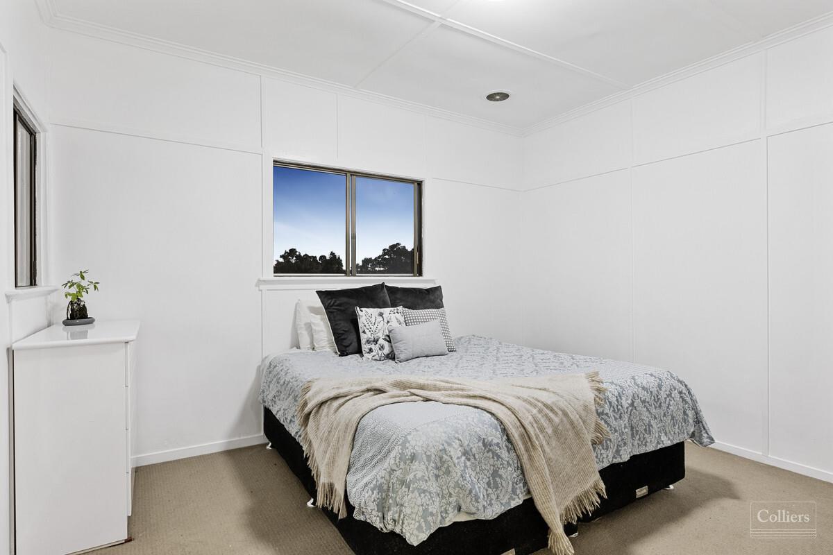 Sensational Waterfront Views... Owners Transferring Interstate...75 Acres... 2 Houses... Bore - #20